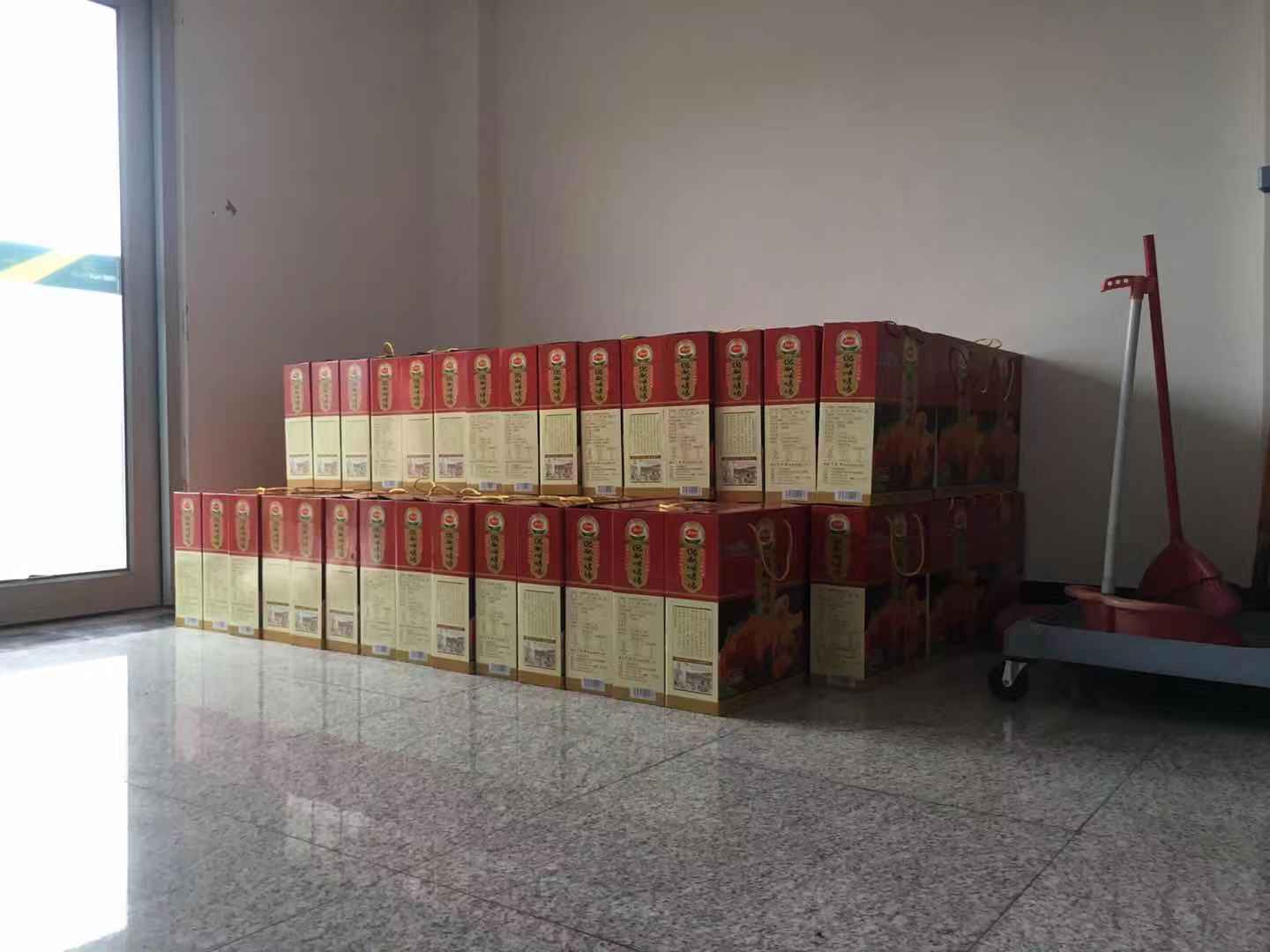 有酒又怎么能沒有雞呢？