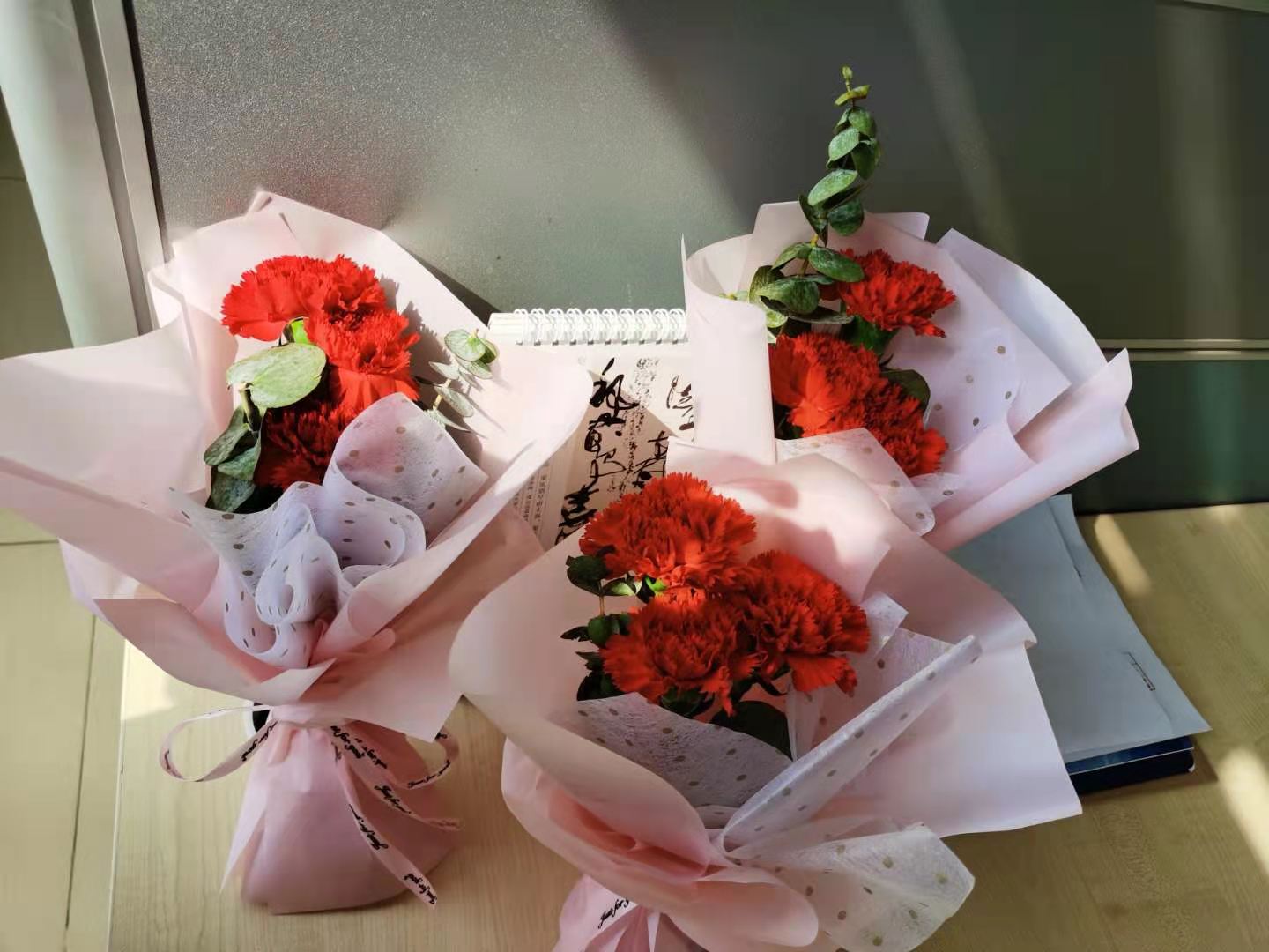 凱能鮮花送女神，祝福全天下女士幸福安康